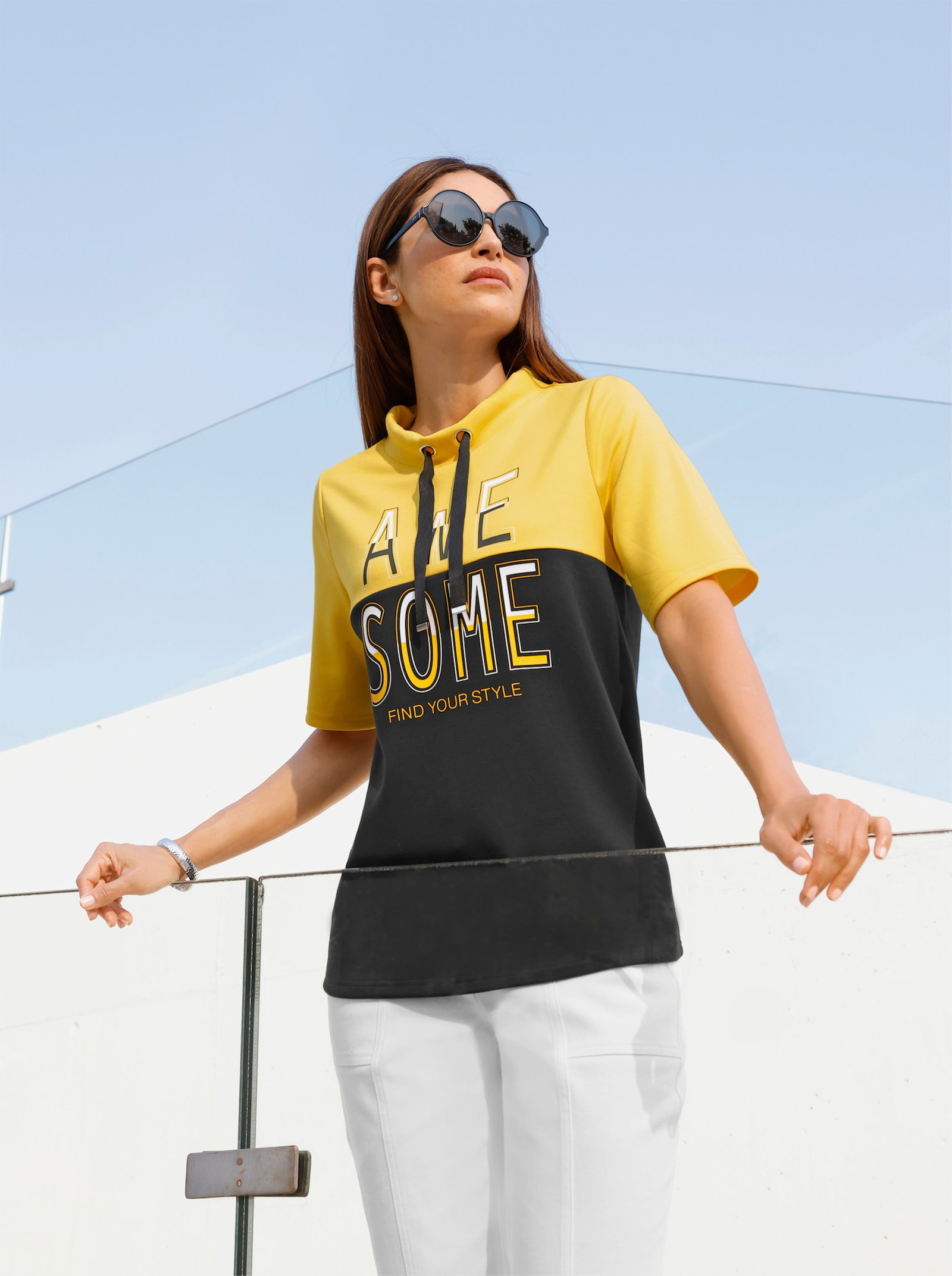 Stehkragenshirt mit Lettering-Druck - sonnengelb-schwarz