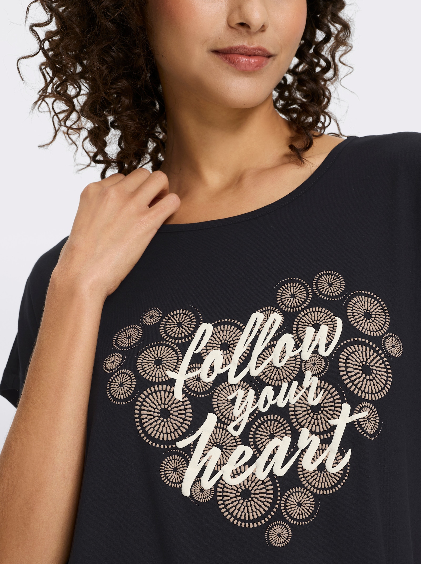 heine Kurzarmshirt mit 3D-Print - schwarz-beige-bedruckt