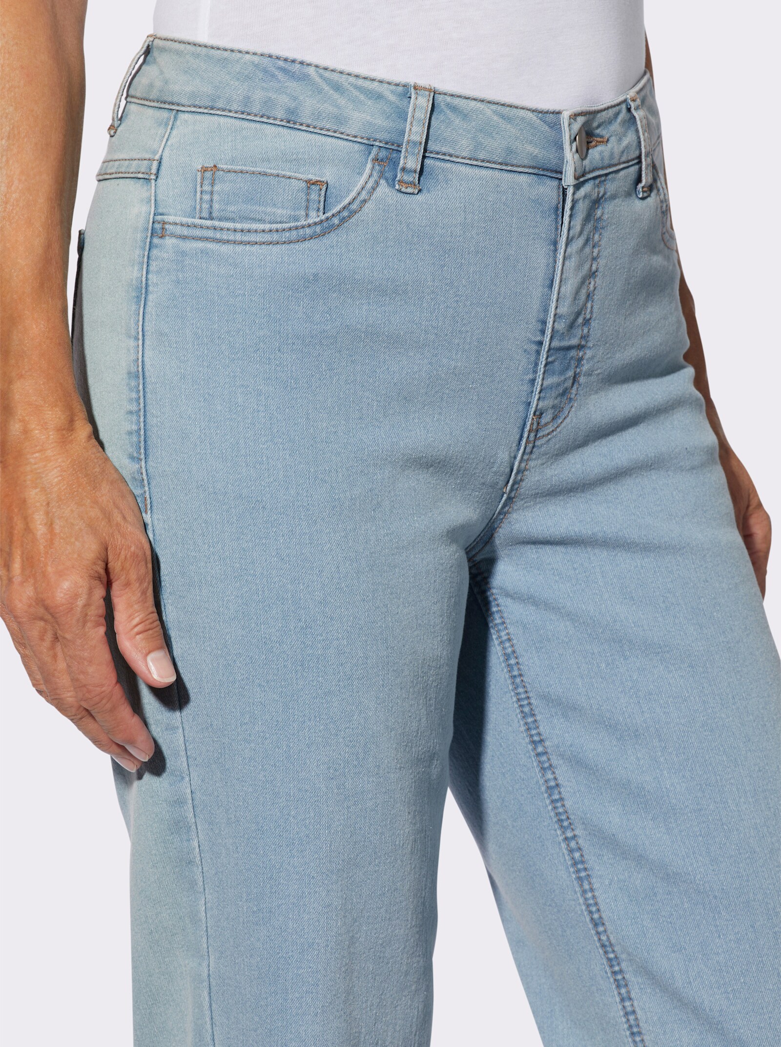 Jeans mit weitem Bein - blue-bleached