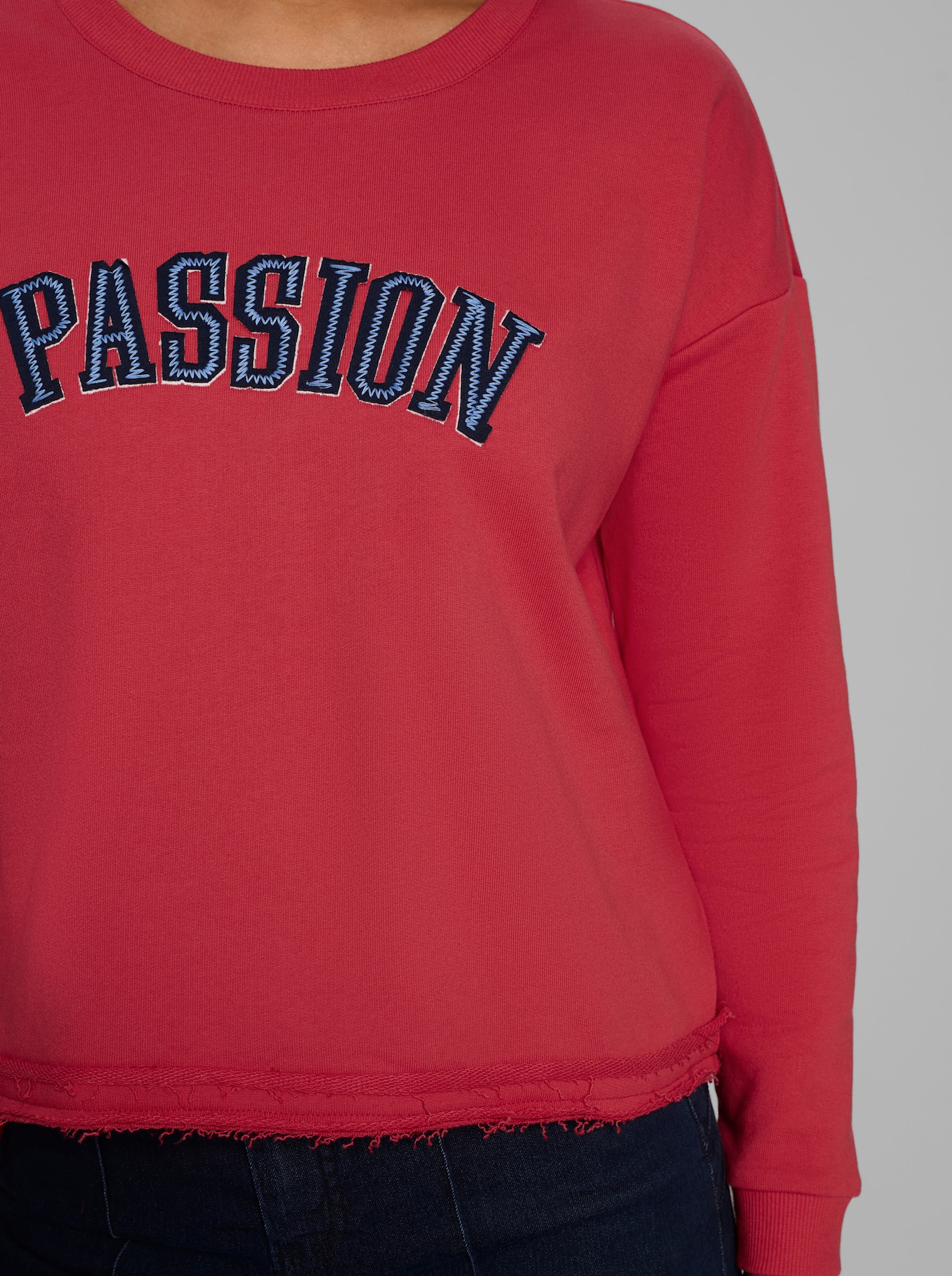heine Sweater mit Schriftzug-Stickerei - erdbeere