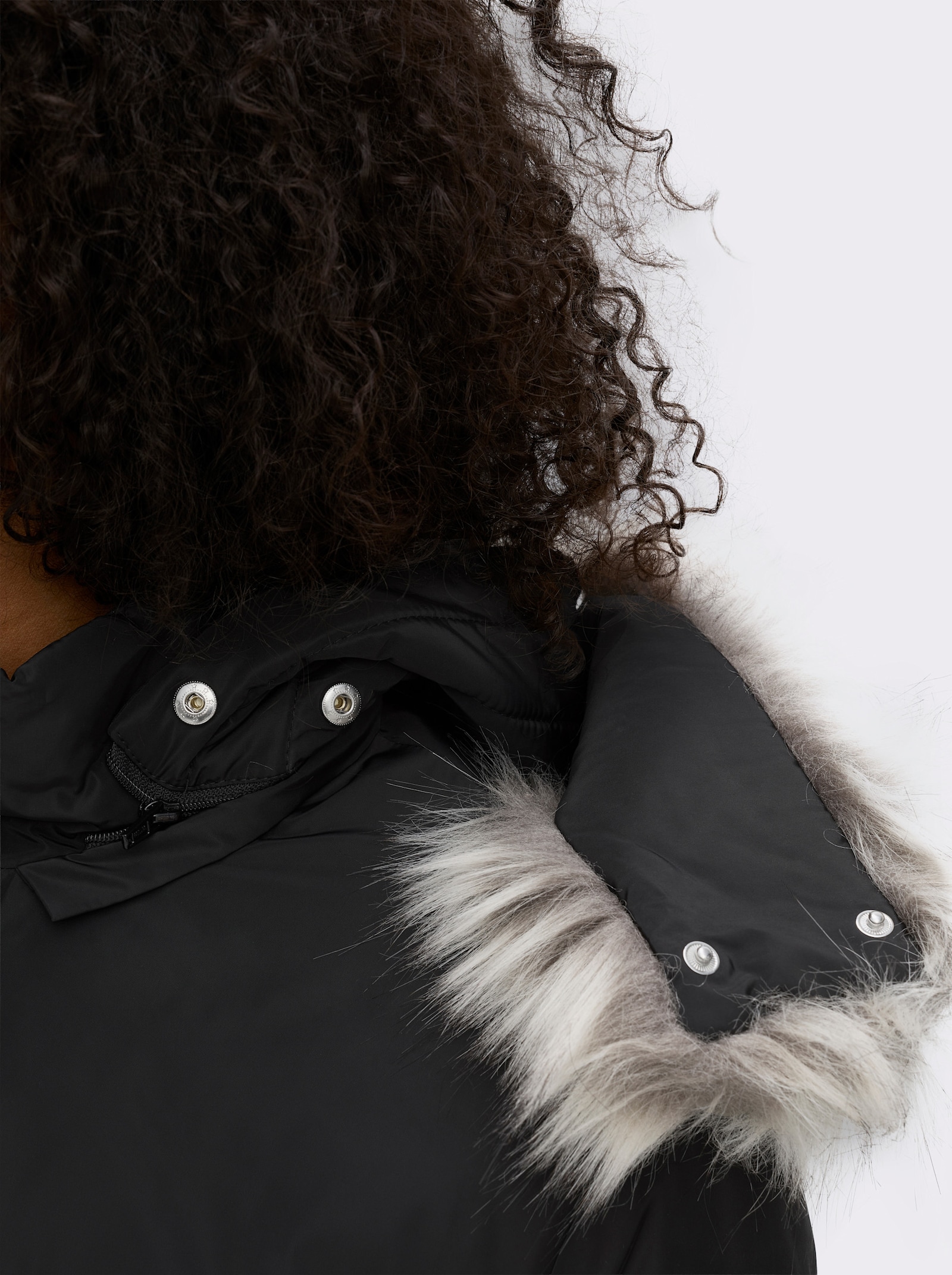 sheego Parka mit gefütterter Kapuze - schwarz